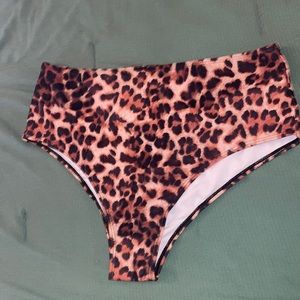high-waisted cheetah bikini bottoms.